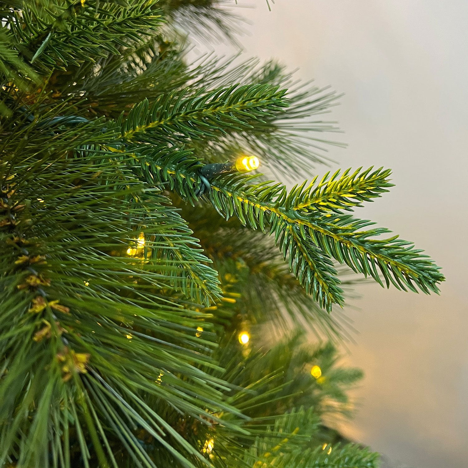 Member's Mark 7.5' Spruce Pine Pre-Lit Christmas Tree - Samsclub.com
