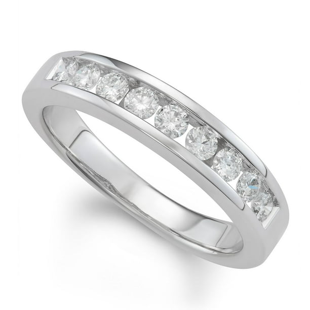 Round Brilliant Diamond Ring Set in 14K Gold