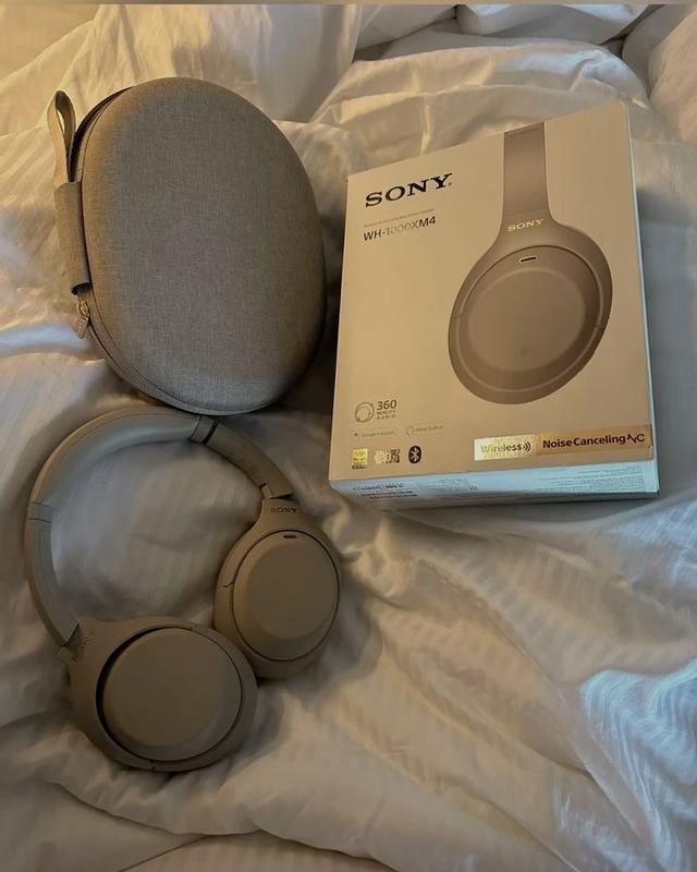 Sony WH1000XM4 Noise-Cancelling Over-the-Ear Wireless Bluetooth