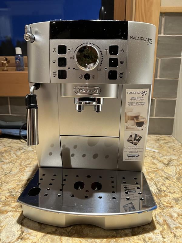 De'Longhi Magnifica XS Fully Automatic Espresso and Cappuccino