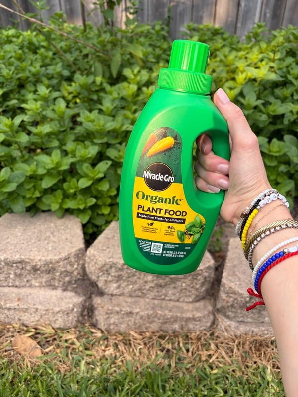 Miracle-Gro Organic Plant Food, Made from Plants for All Plants, 48 oz. -  Samsclub.com